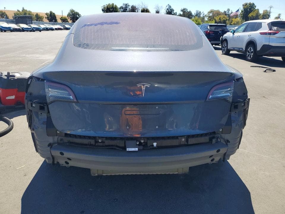 2018 TESLA MODEL 3 6