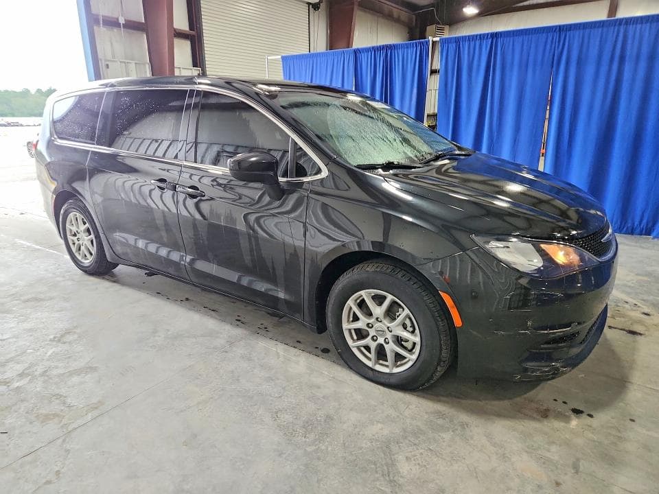 2021 CHRYSLER VOYAGER LX 4