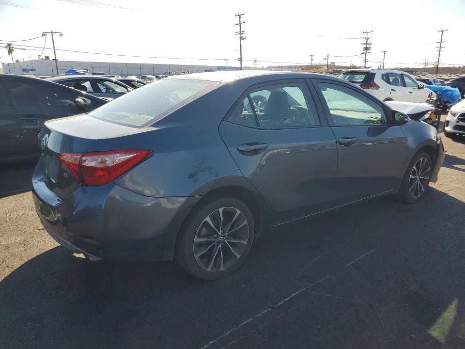 2017 TOYOTA COROLLA SE 3