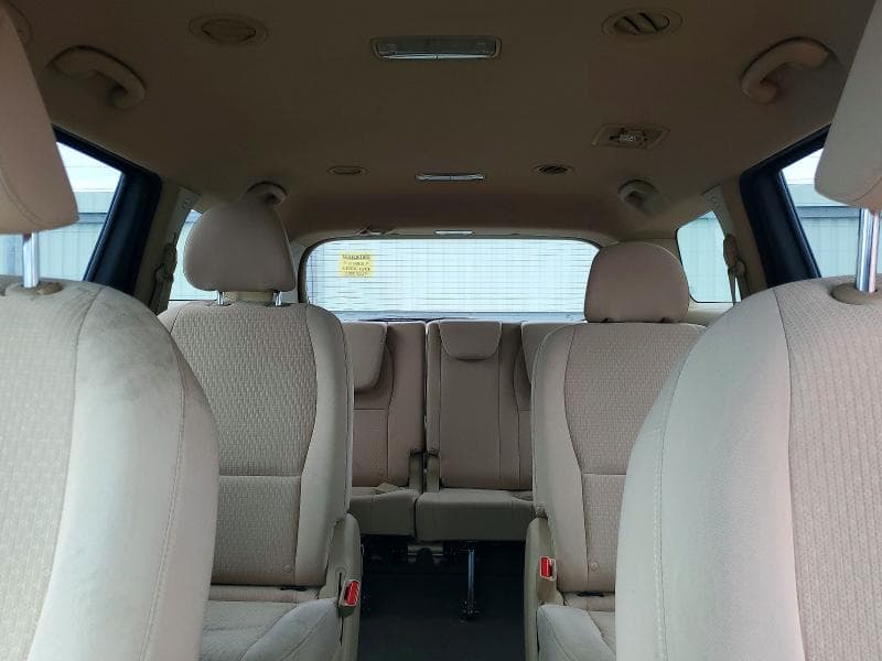2017 KIA SEDONA LX 10