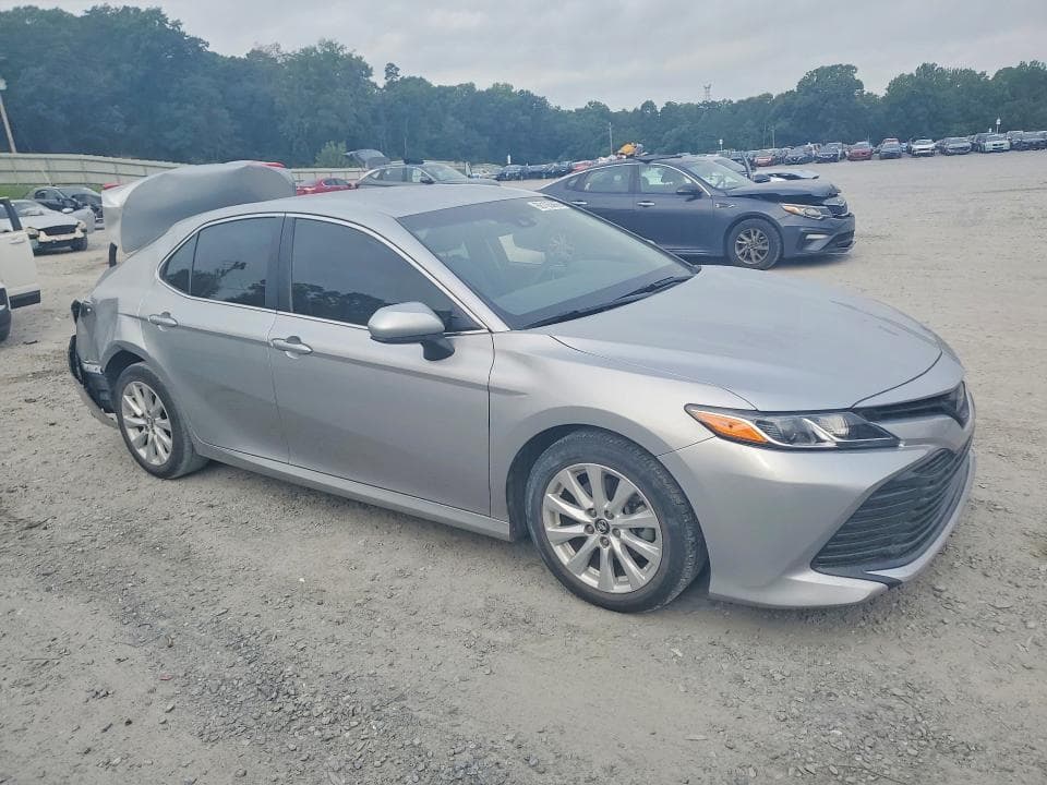2018 TOYOTA CAMRY LE 4