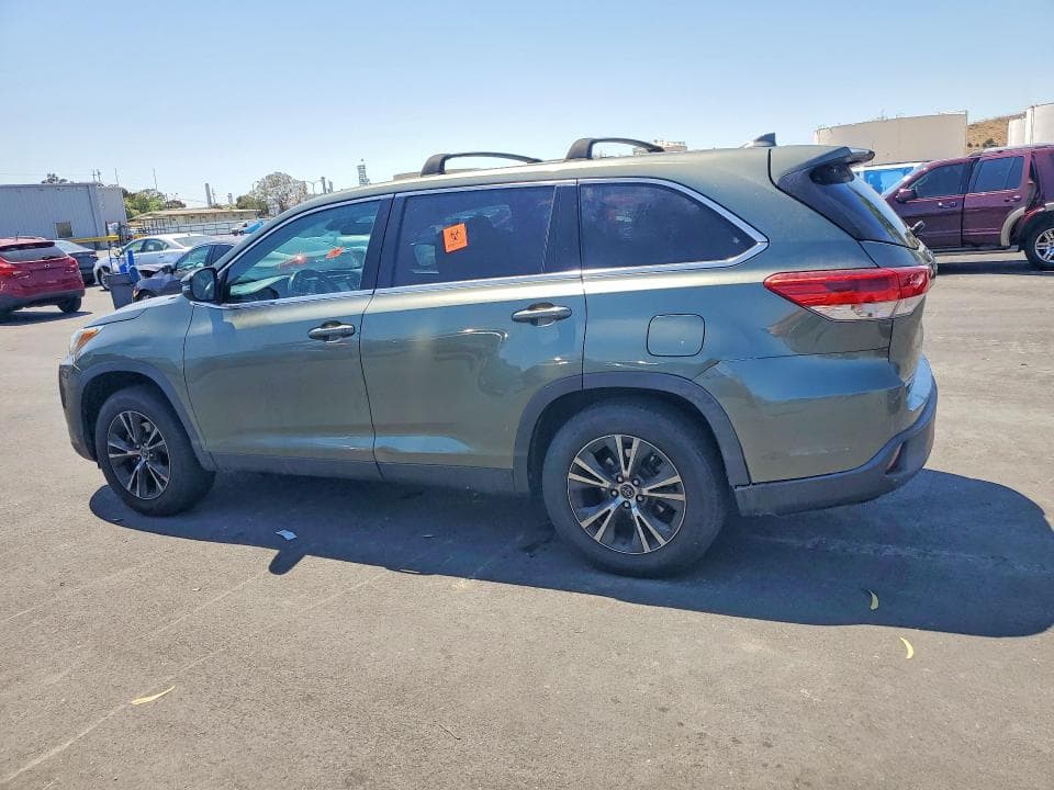 2019 TOYOTA HIGHLANDER LE PLUS 2