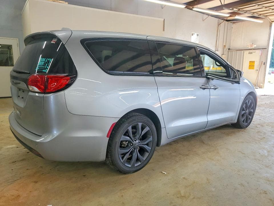 2019 CHRYSLER PACIFICA TOURING PLUS 3