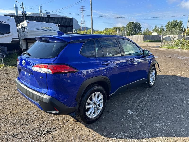 2024 TOYOTA COROLLA CROSS LE 3