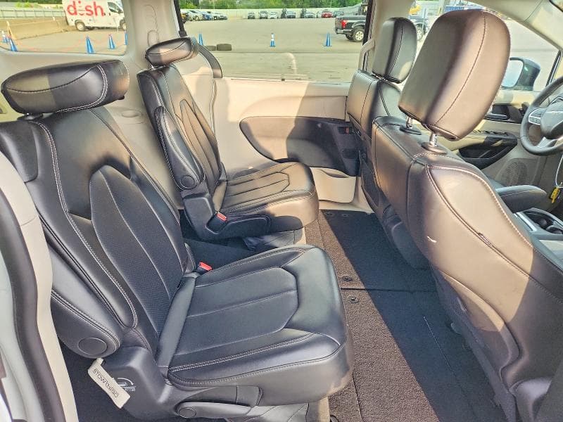 2024 CHRYSLER PACIFICA TOURING L 11