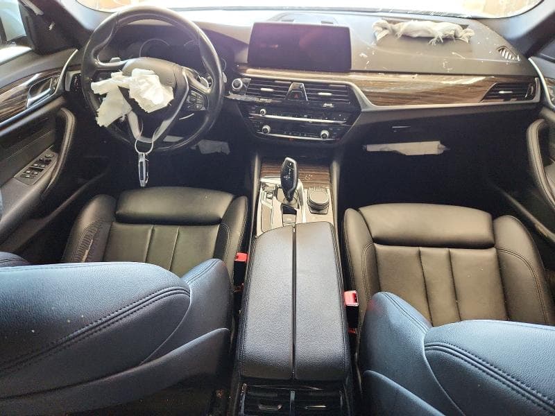 2018 BMW 530E 8