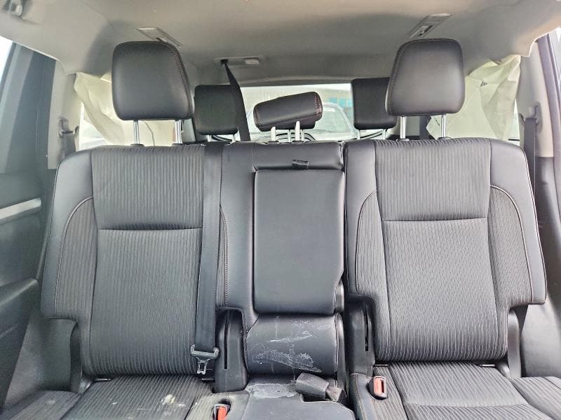 2018 TOYOTA HIGHLANDER LE 10
