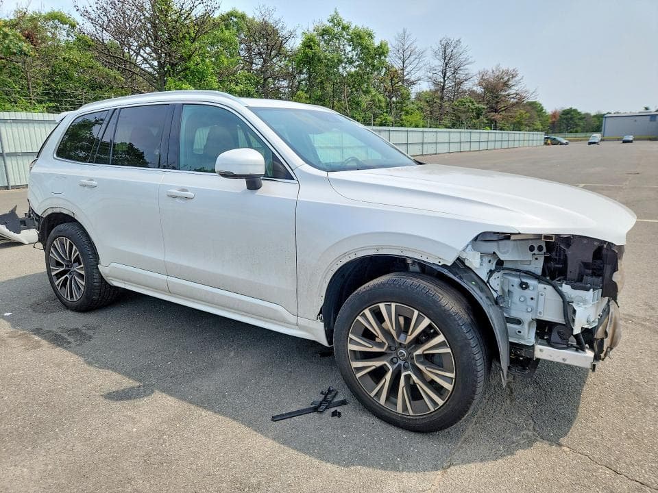 2021 VOLVO XC90 T6 MOMENTUM 4