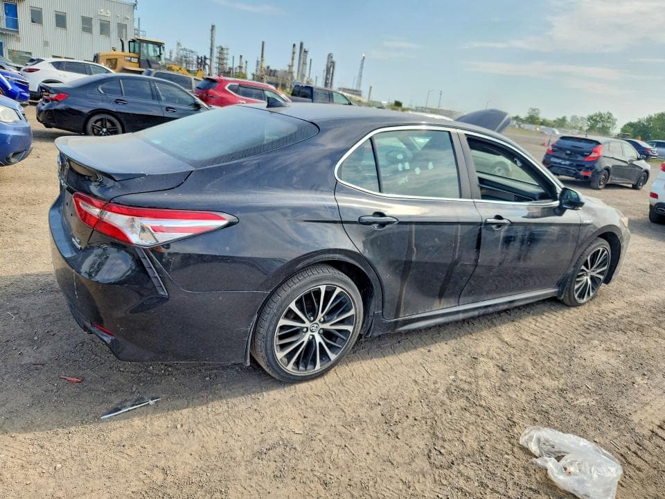 2020 TOYOTA CAMRY HYBRID SE 3