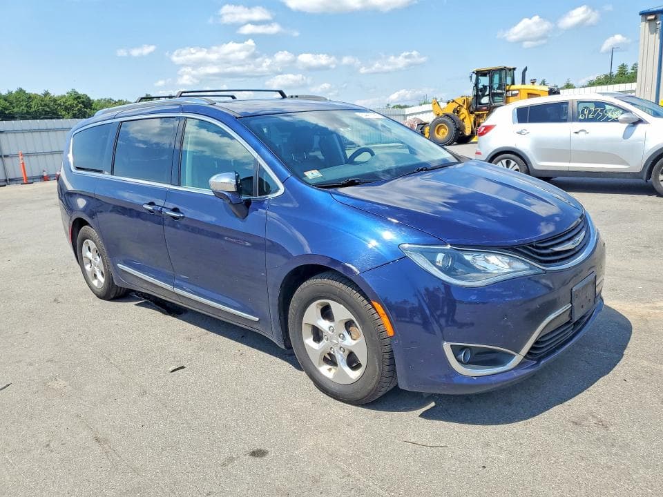 2018 CHRYSLER PACIFICA HYBRID LIMI 4