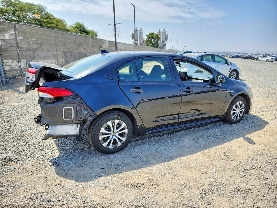 2021 TOYOTA COROLLA LE 3