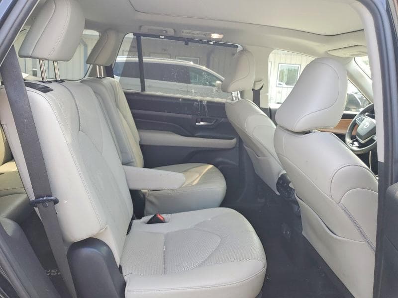 2024 TOYOTA GRAND HIGHLANDER PLATINUM 11
