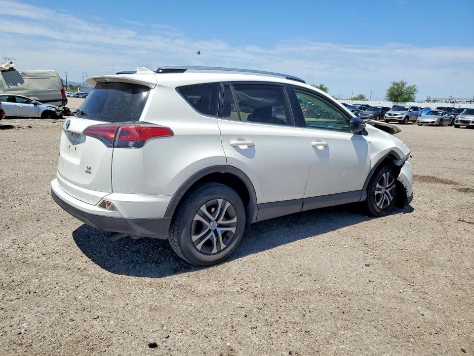 2018 TOYOTA RAV4 LE 3