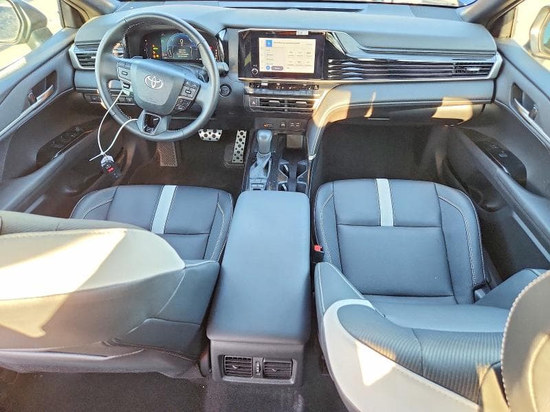 2025 TOYOTA CAMRY SE 8
