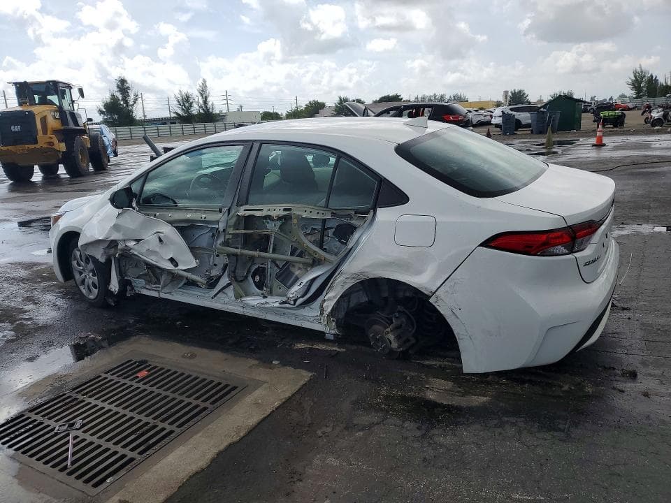 2022 TOYOTA COROLLA LE 2