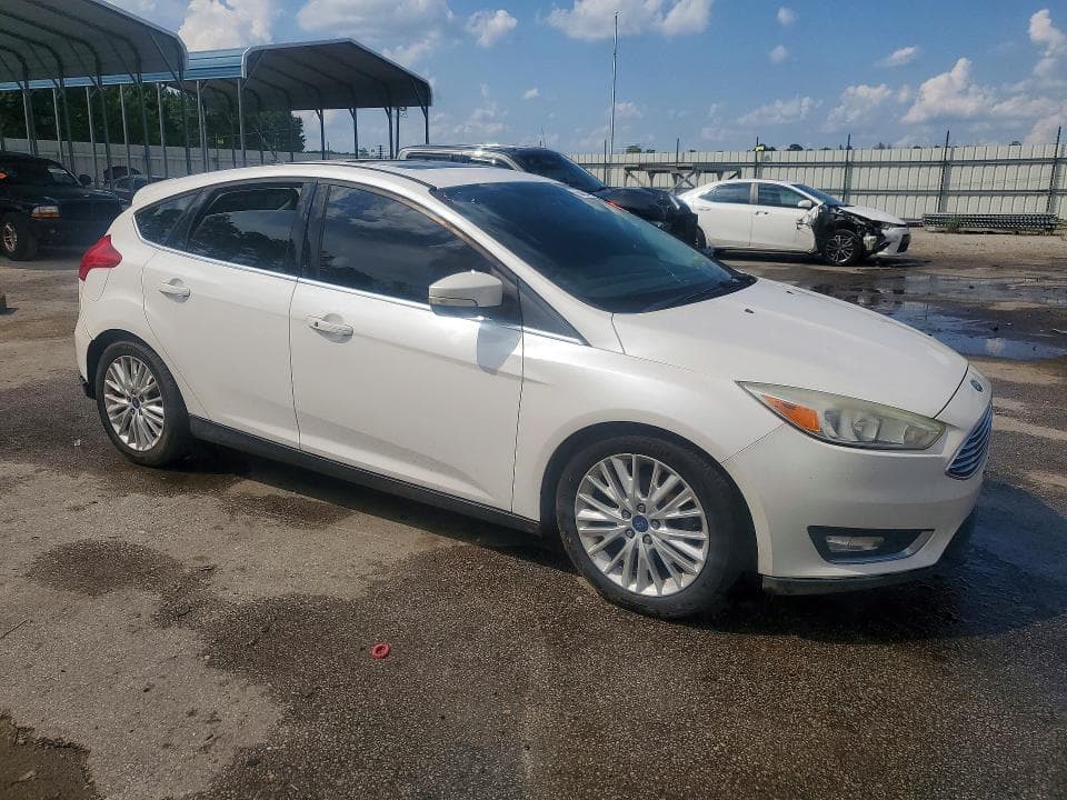 2017 FORD FOCUS TITANIUM 4