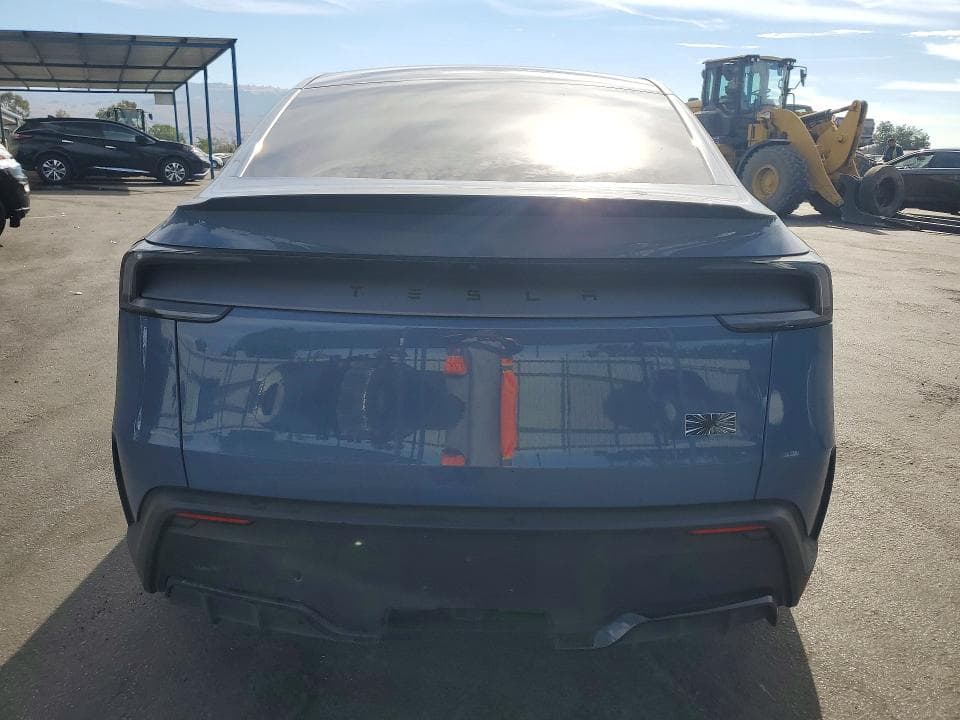 2026 TESLA MODEL Y 6