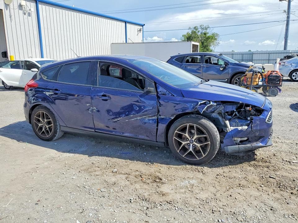 2017 FORD FOCUS SEL 4