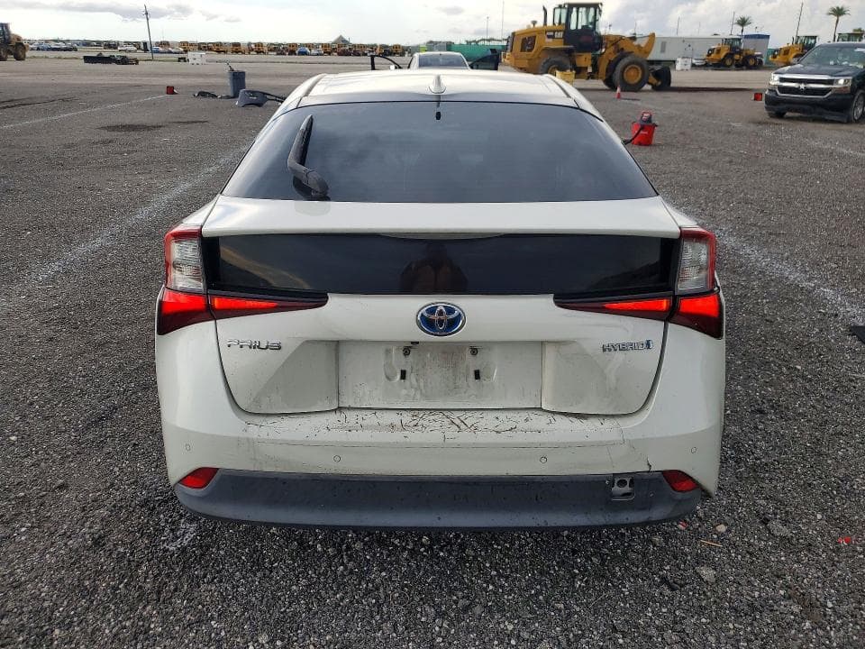 2019 TOYOTA PRIUS LE 6