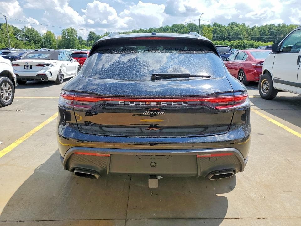 2025 PORSCHE MACAN BASE 6