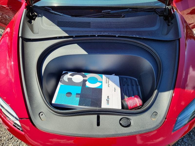 2026 TESLA MODEL 3 11