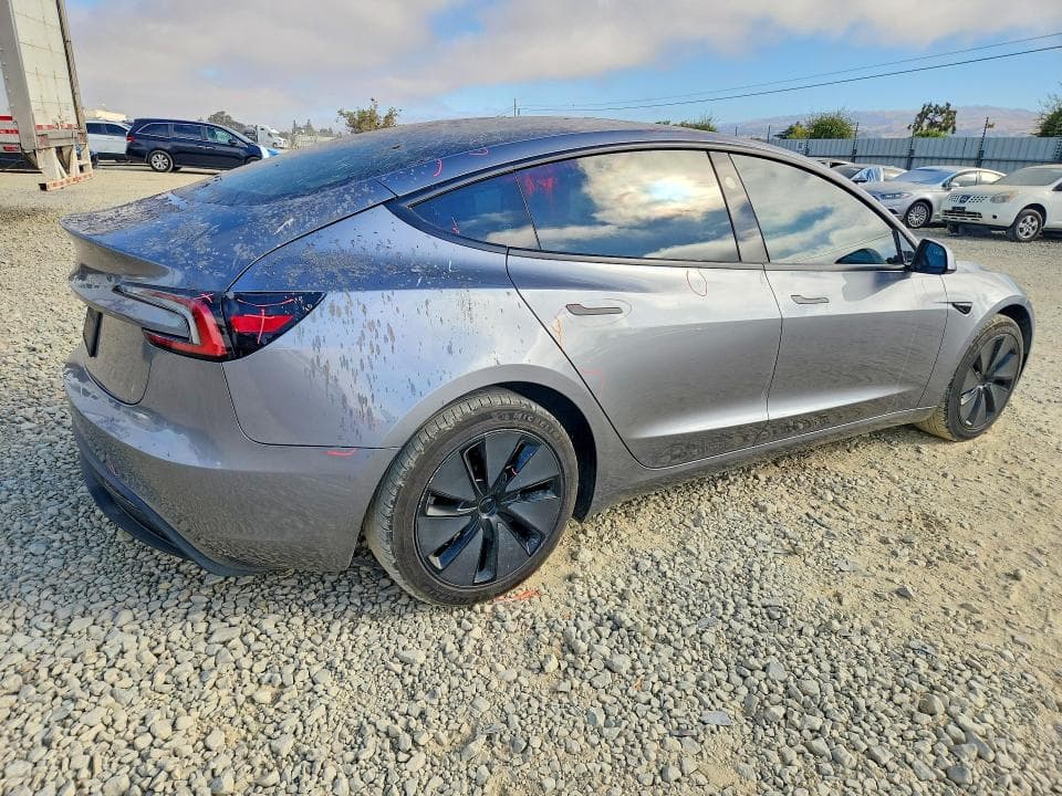 2025 TESLA MODEL 3 3
