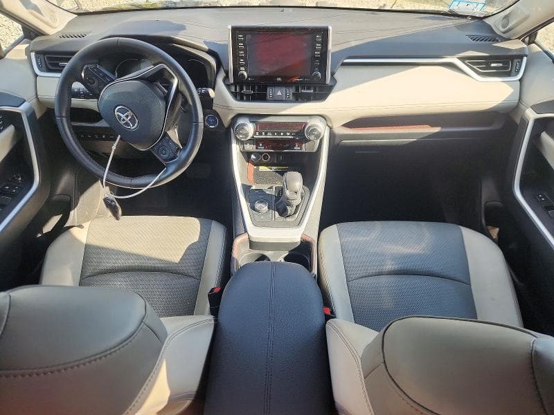 2021 TOYOTA RAV4 LIMITED 8