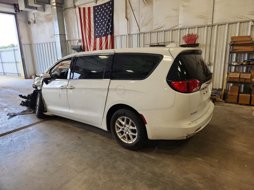 2017 CHRYSLER PACIFICA LX 2
