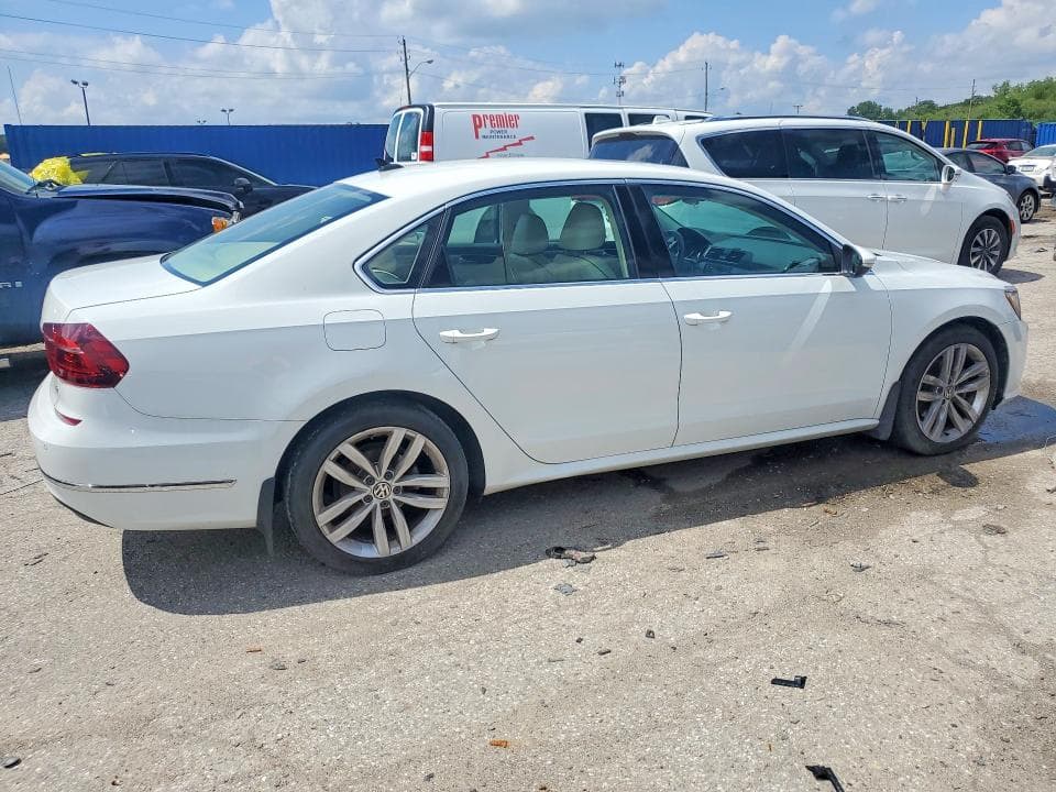 2018 VOLKSWAGEN PASSAT SE 3