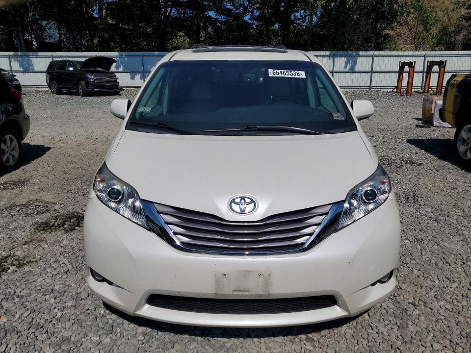 2017 TOYOTA SIENNA XLE 7-PASSENGER 5
