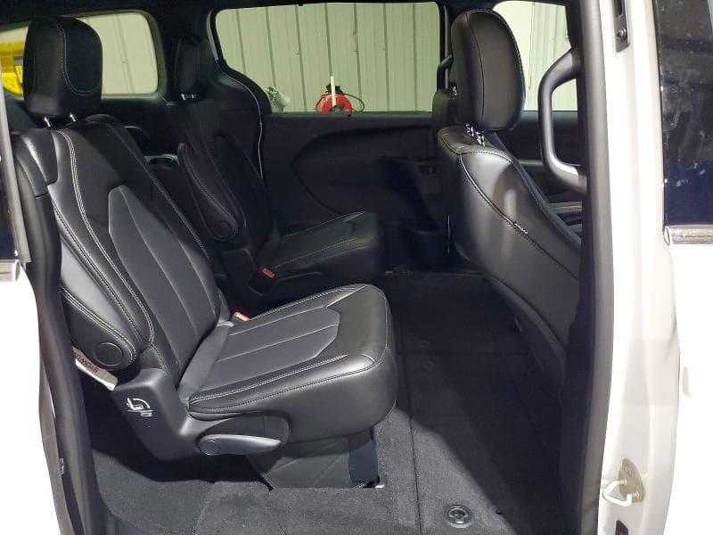 2027 CHRYSLER PACIFICA SELECT 11