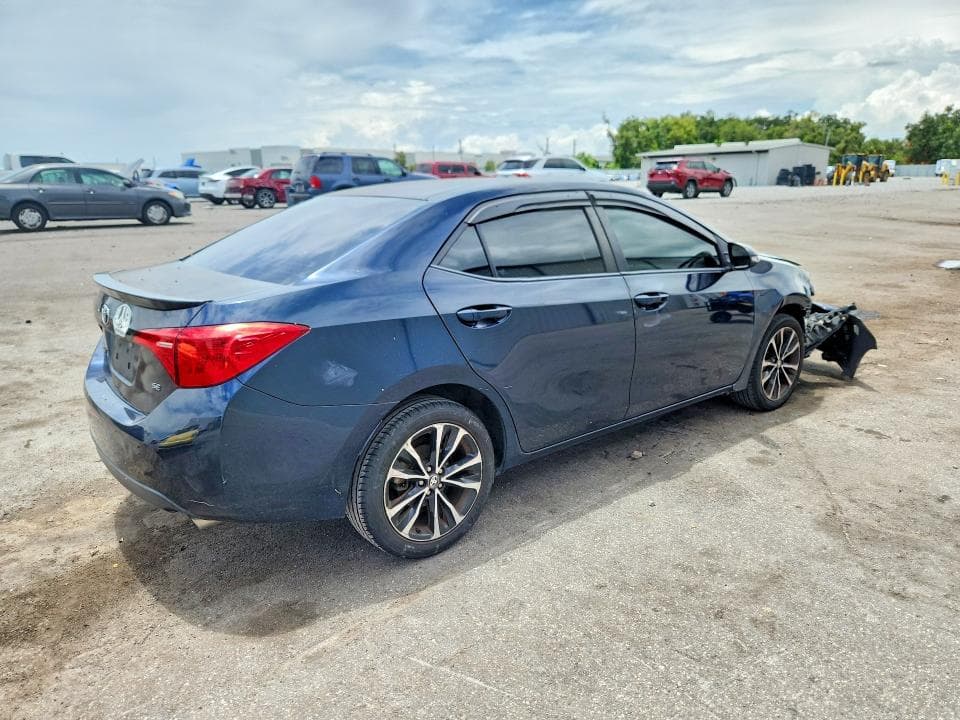 2019 TOYOTA COROLLA SE 3