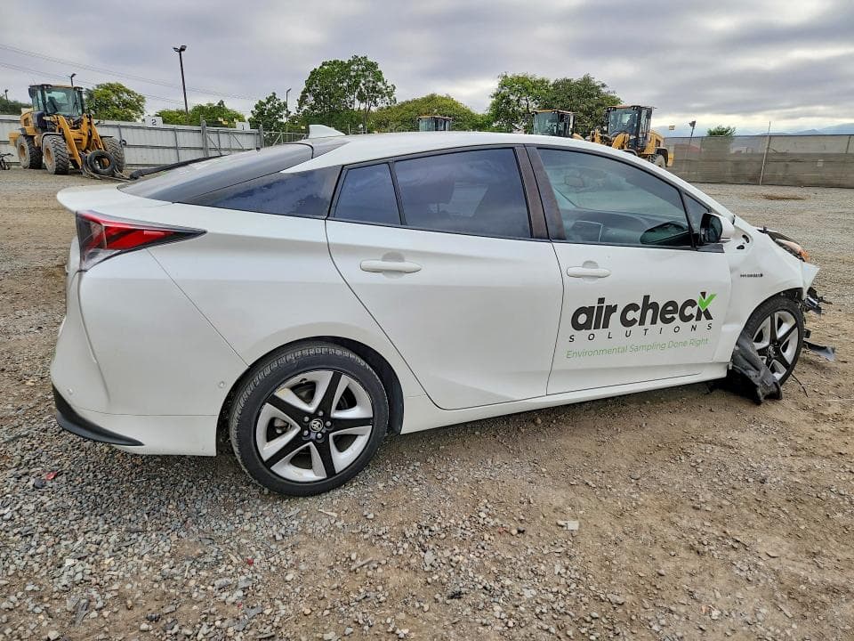2017 TOYOTA PRIUS THREE TOURING 3