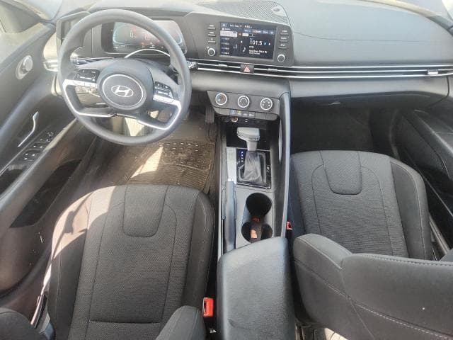 2024 HYUNDAI ELANTRA SE 8