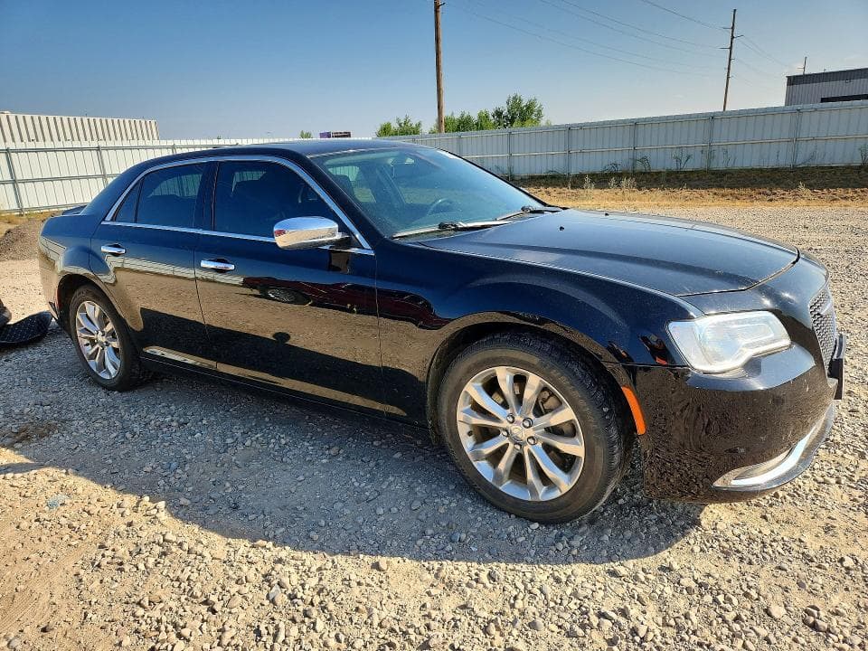 2019 CHRYSLER 300 LIMITED 4