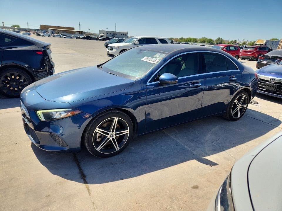 2022 MERCEDES-BENZ A 220