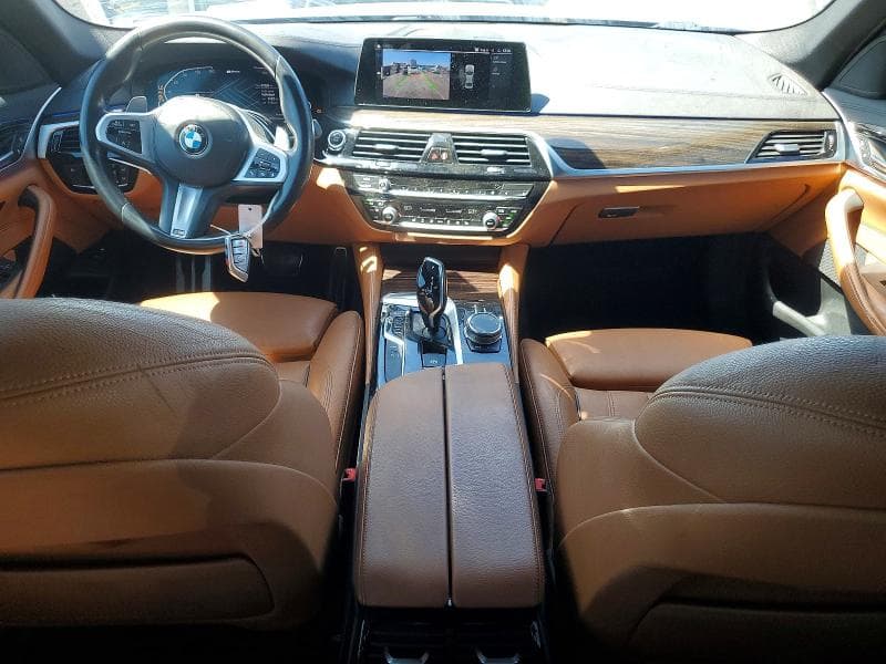 2020 BMW 530E 8