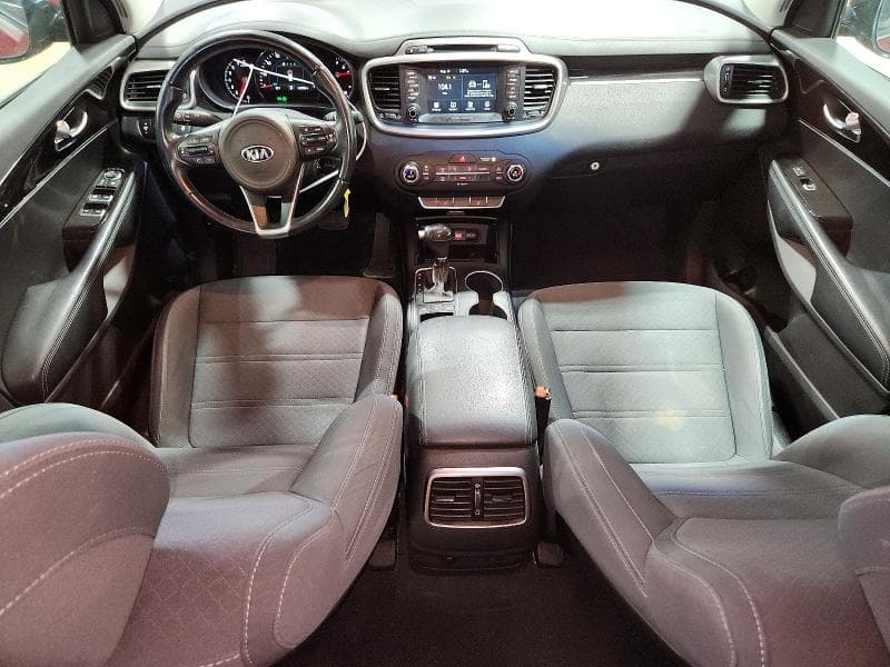 2017 KIA SORENTO LX V6 8