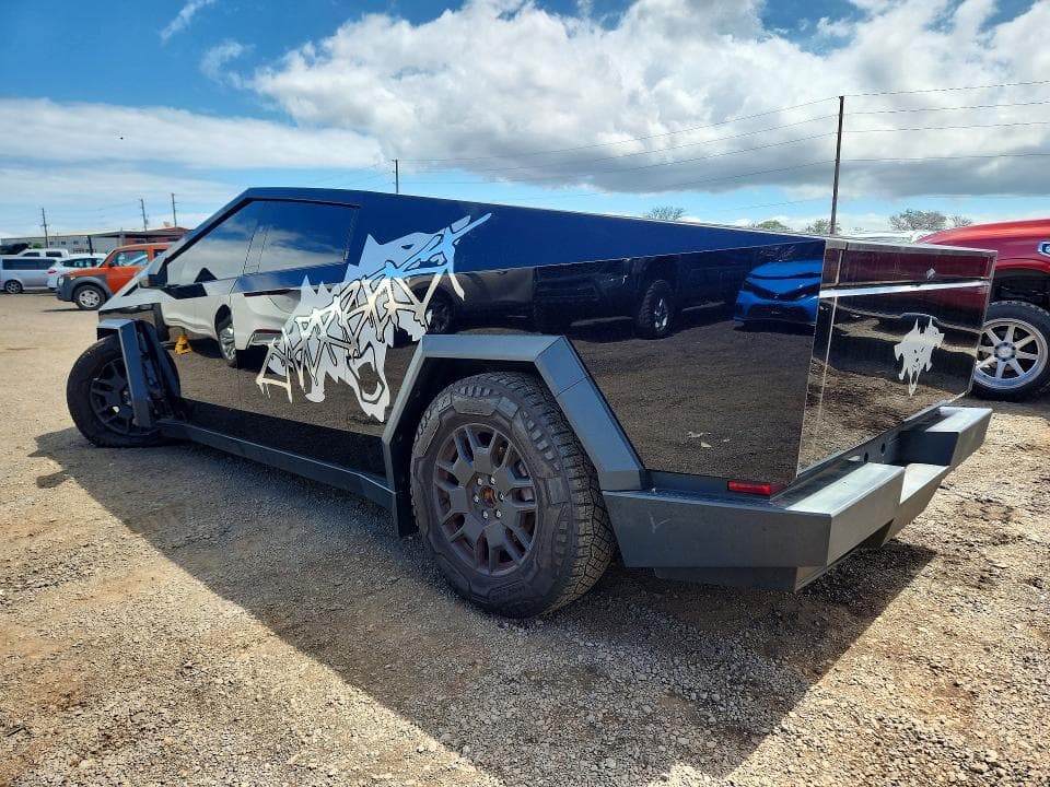 2024 TESLA CYBERTRUCK 2