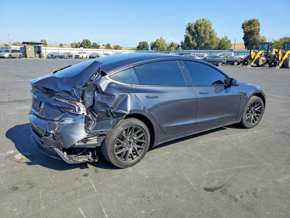 2025 TESLA MODEL 3 3