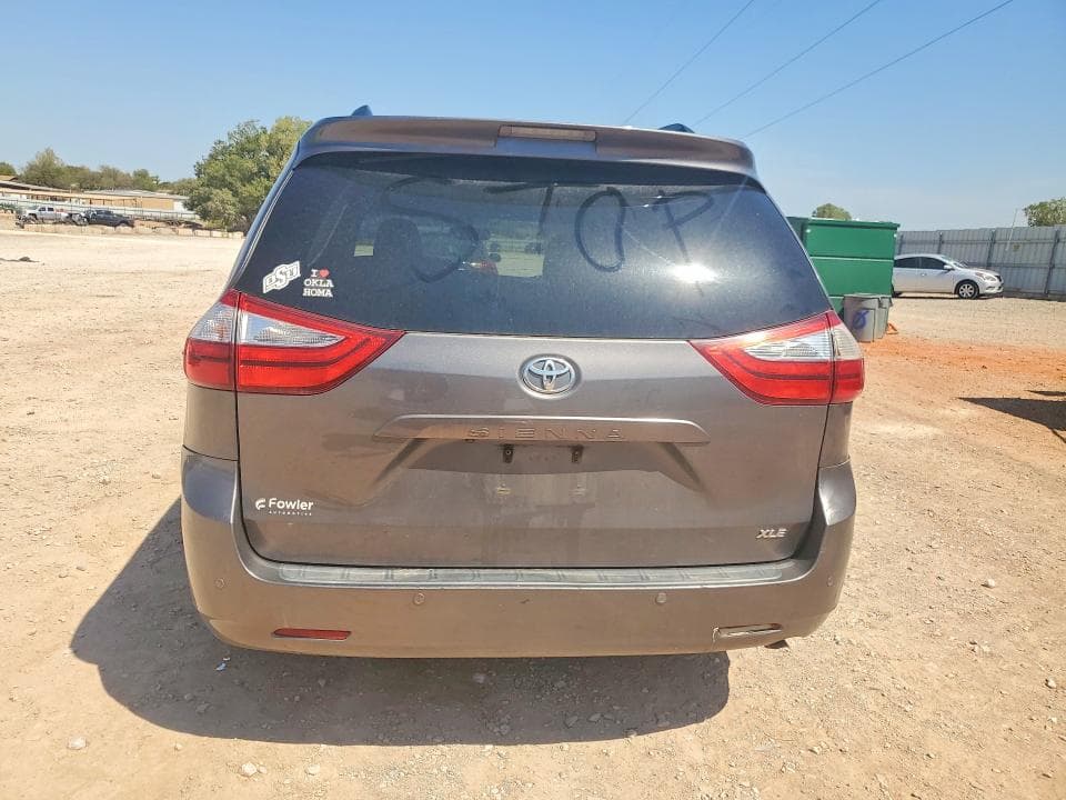 2017 TOYOTA SIENNA XLE 8-PASSENGER 6