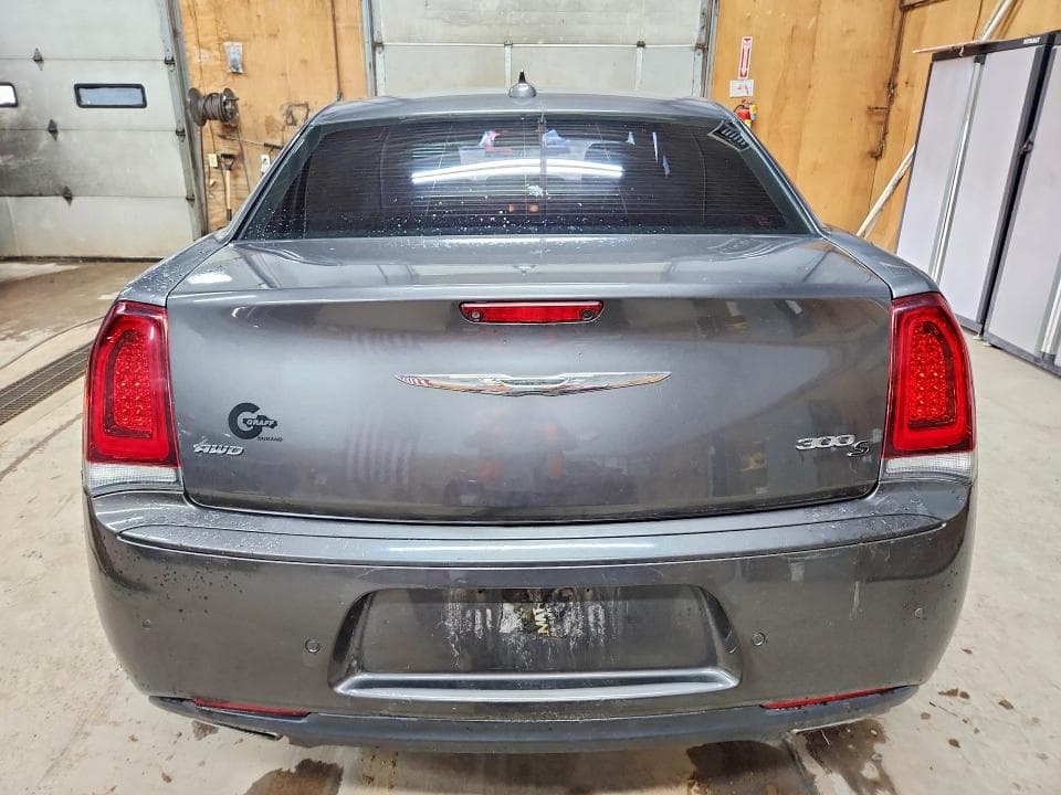 2018 CHRYSLER 300 S 6
