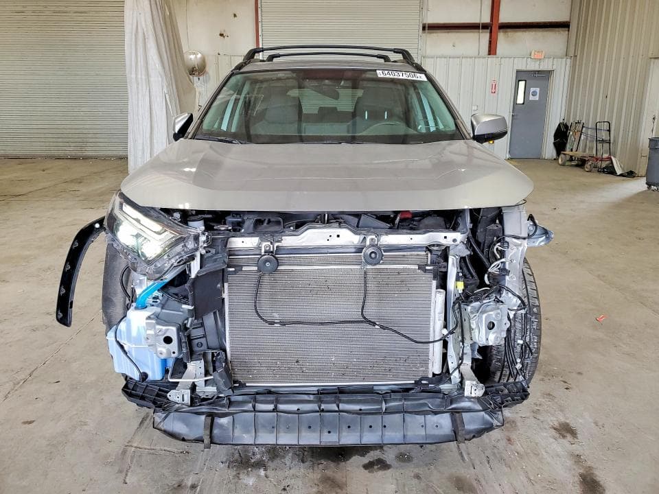 2025 TOYOTA RAV4 XLE 5