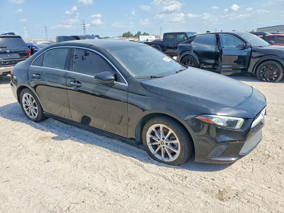 2019 MERCEDES-BENZ A 220 4