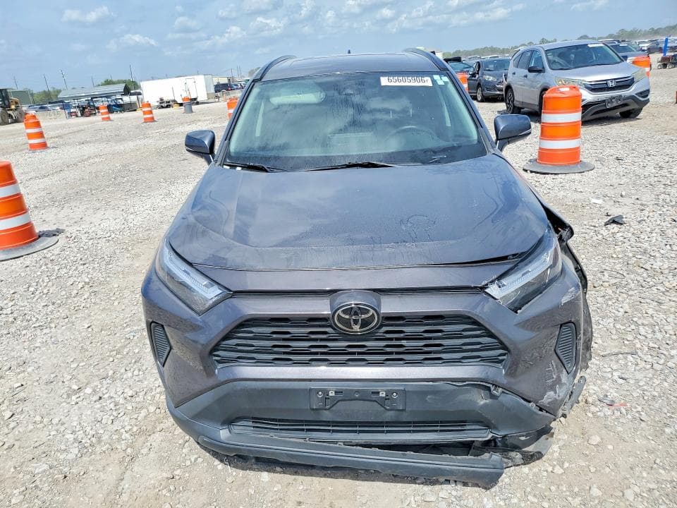 2024 TOYOTA RAV4 XLE 5