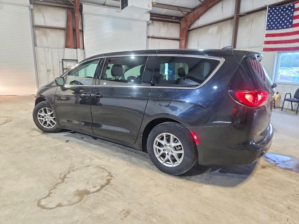 2023 CHRYSLER VOYAGER LX 2