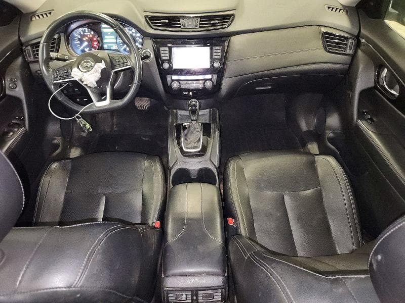 2017 NISSAN ROGUE SL 8