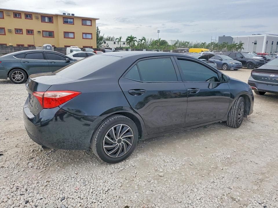 2019 TOYOTA COROLLA LE 3