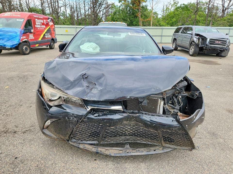 2017 TOYOTA CAMRY SE 5