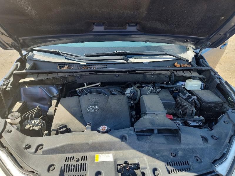 2019 TOYOTA HIGHLANDER LE 11